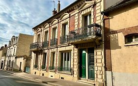 Appartement De Luxe Avec Fresque, Hyper Centre Et Parking Sure