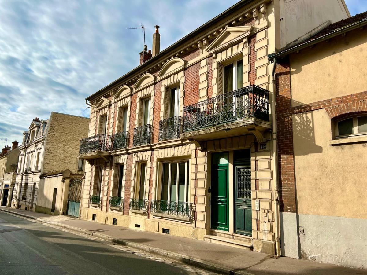 Appartement De Luxe Avec Fresque, Hyper Centre Et Parking Sure Fontainebleau Exterior photo